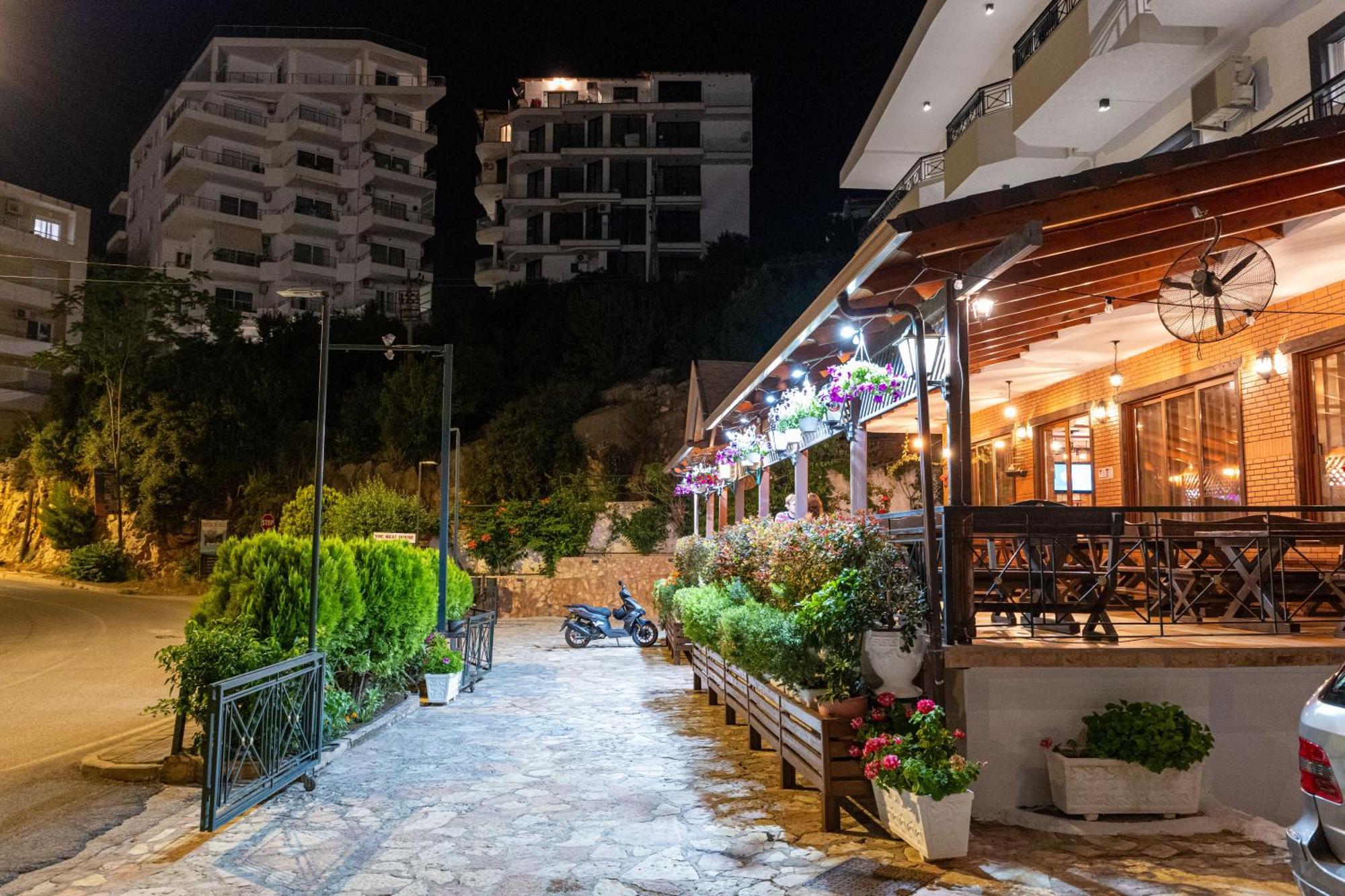 Sunkised Hotel Sarandë Exterior foto
